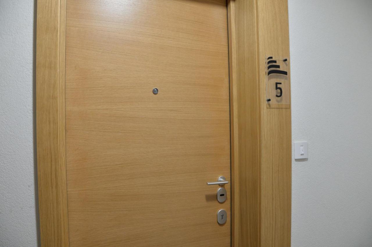 Pupin Palata Business Apartman B5 Novi Sad Exterior foto